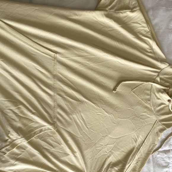 Oversized silky hoodie- Fabletics - Picture 6 of 6